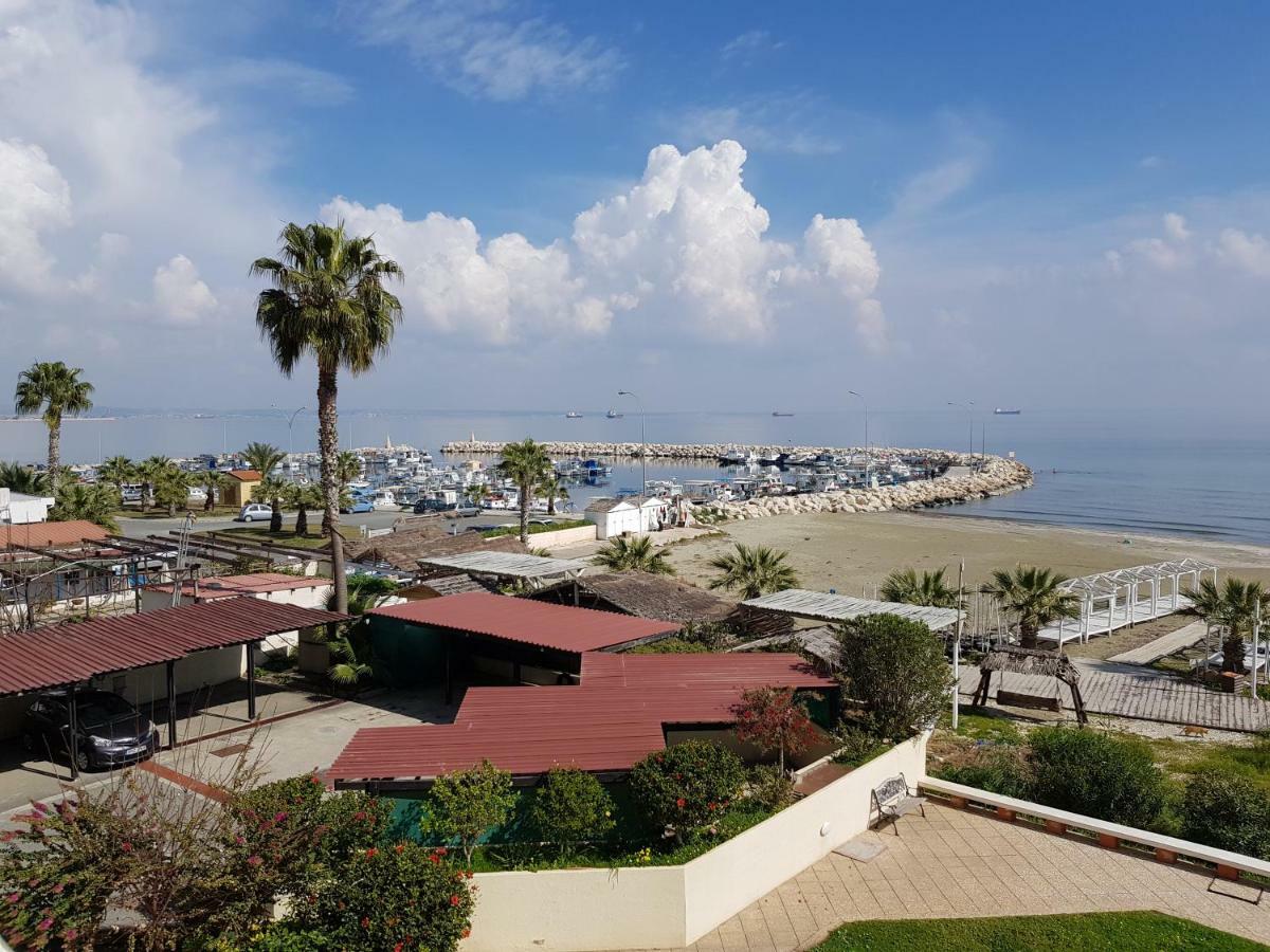 Haig'S Dream Flat On The Beach Larnaca Esterno foto
