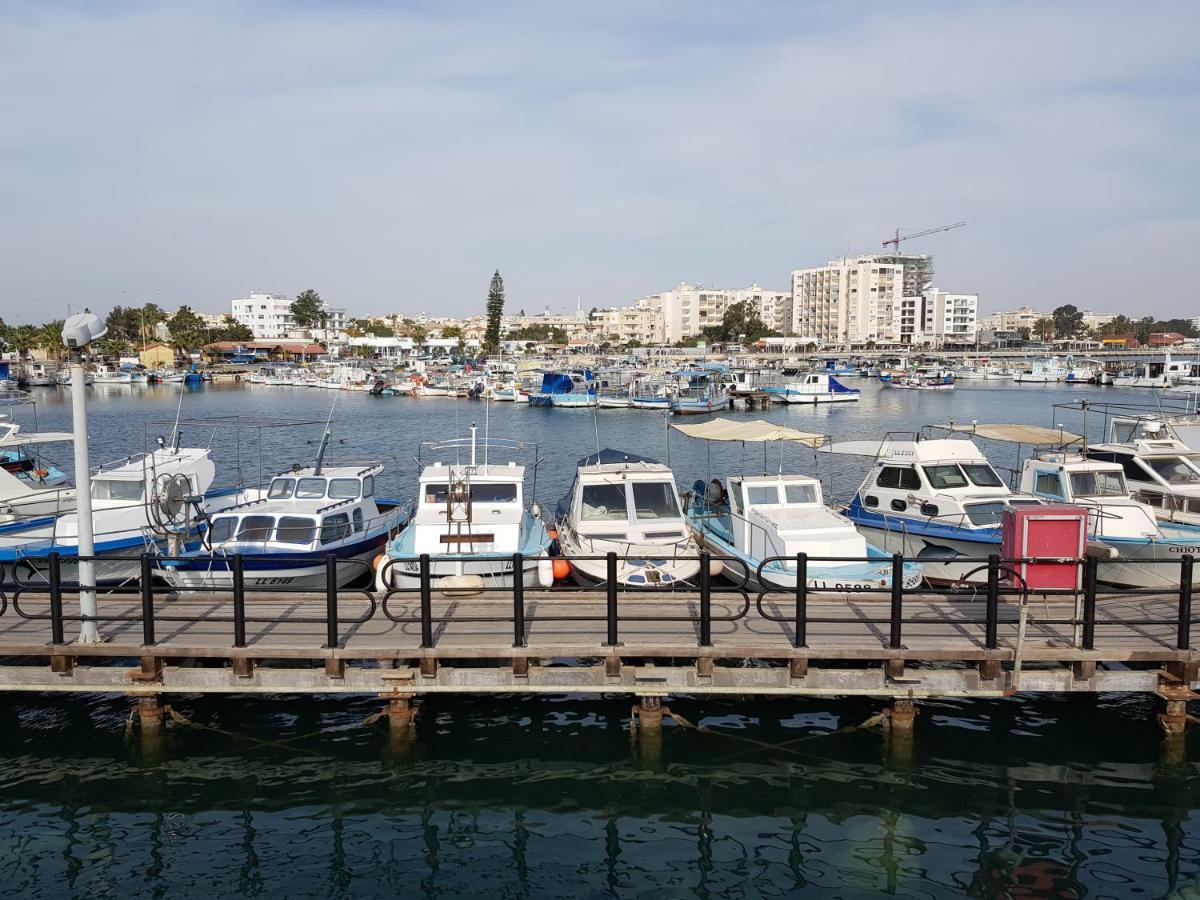 Haig'S Dream Flat On The Beach Larnaca Esterno foto