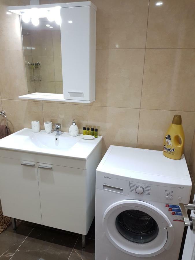 Haig'S Dream Flat On The Beach Larnaca Esterno foto