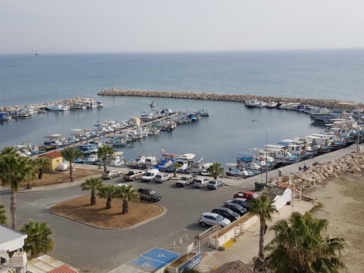 Haig'S Dream Flat On The Beach Larnaca Esterno foto