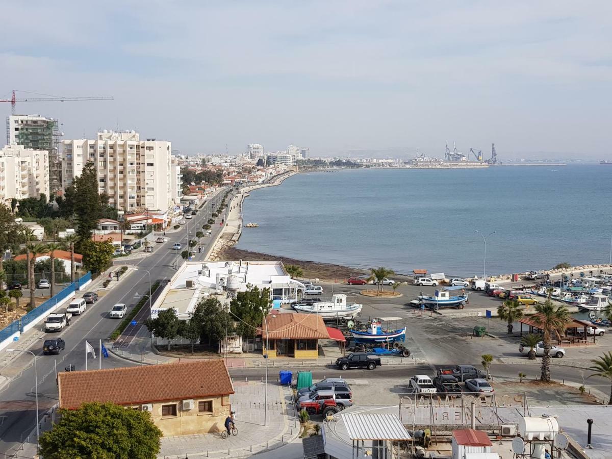 Haig'S Dream Flat On The Beach Larnaca Esterno foto