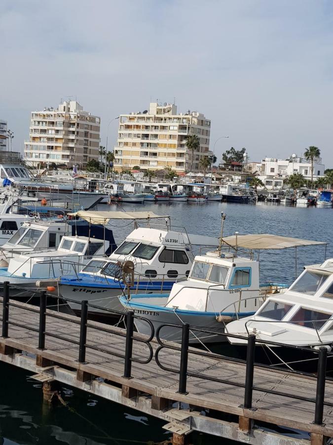 Haig'S Dream Flat On The Beach Larnaca Esterno foto